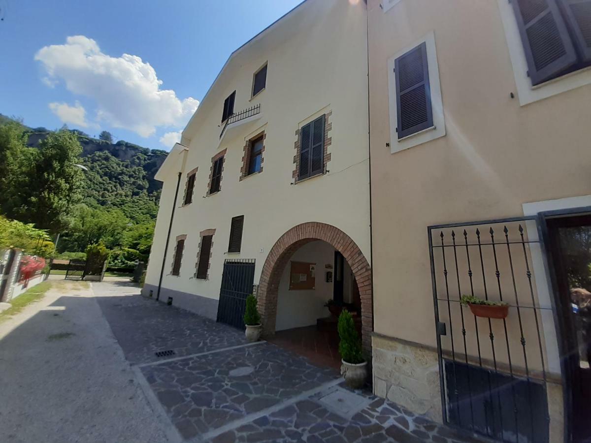 Rifugio Della Cascata Villa Collestatte Dış mekan fotoğraf